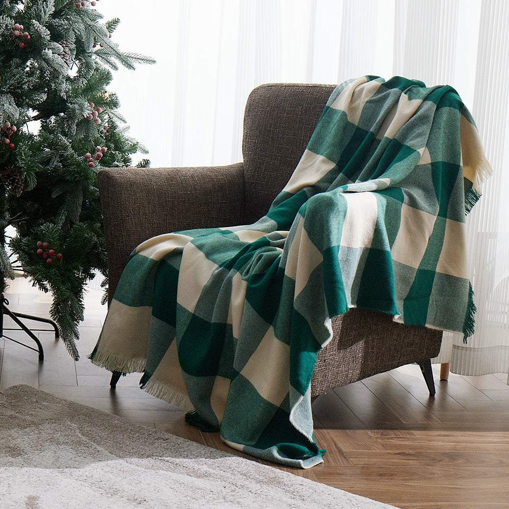 Christmas Plaid Throw Blanket