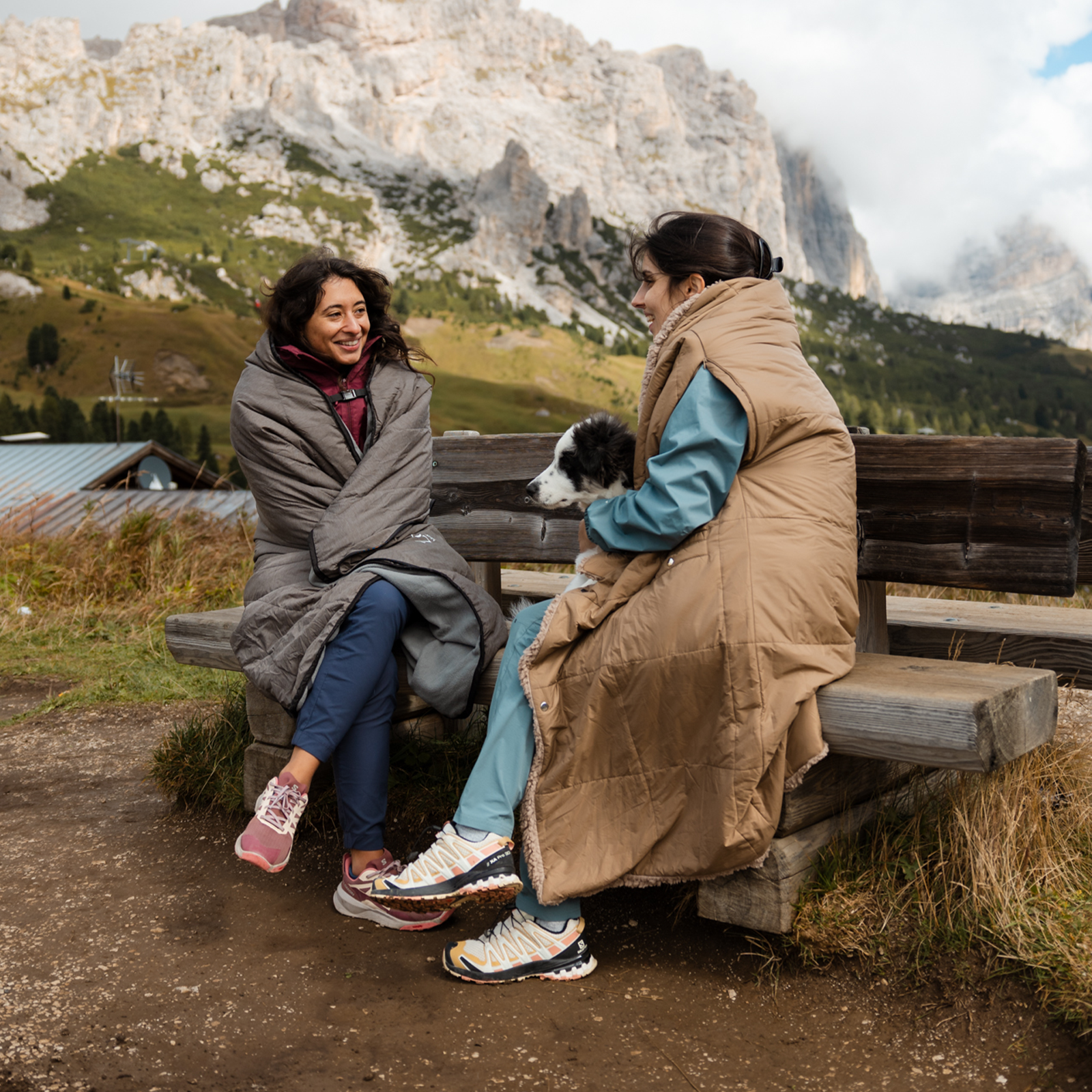 2-in-1 Cordless Wearable Heated Blanket