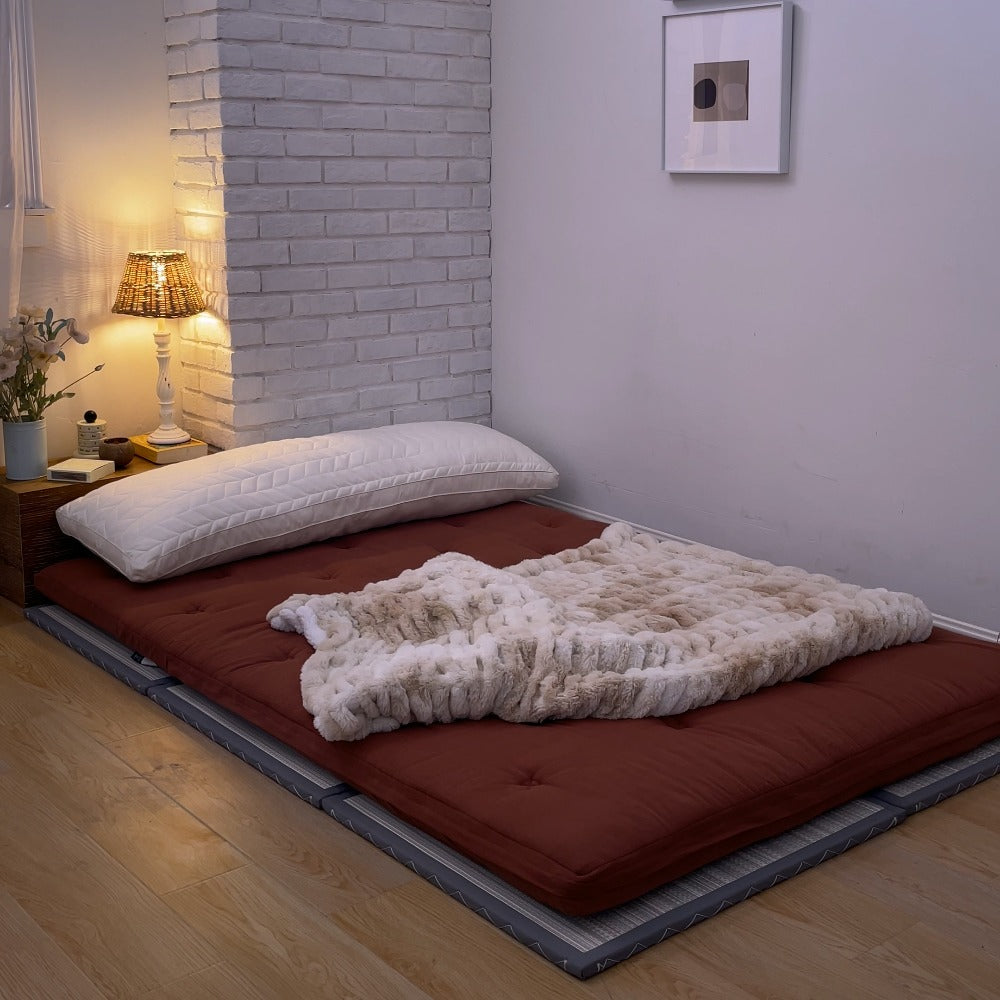 PostureAlign Body Pillow – Built for Futon Comfort